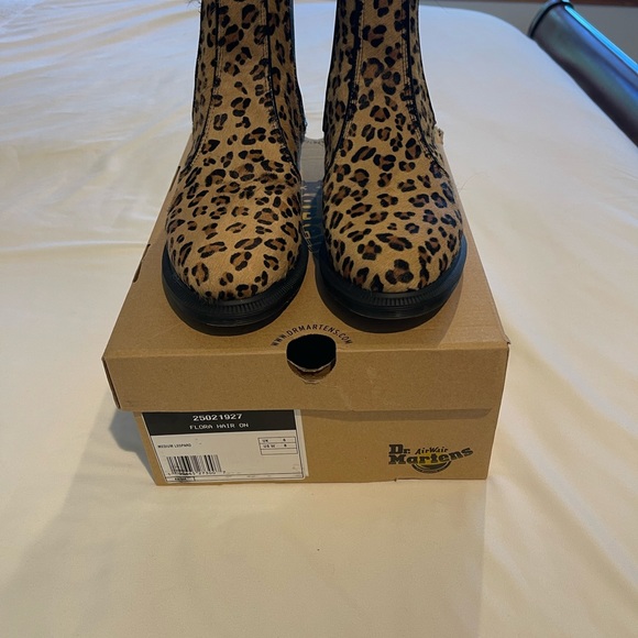 Dr Martens Flora Leopard Chelsea Boots - Sz 8 - EUC - Picture 3 of 12